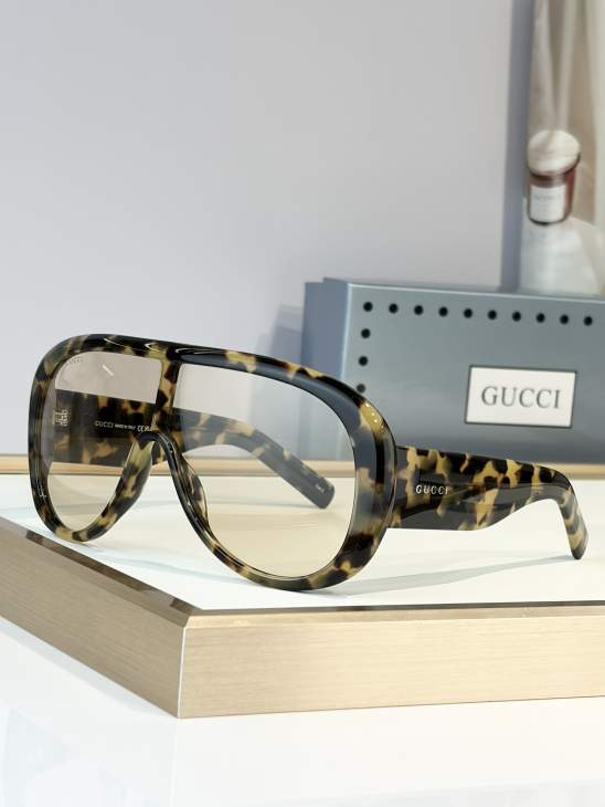 Picture of Gucci Sunglasses _SKUfw79722006fw